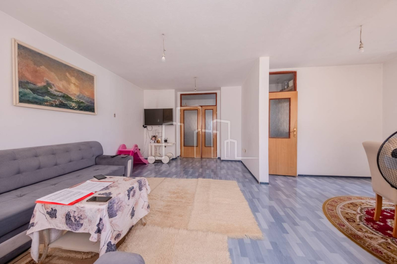 Prodaja trosoban stan Pale 80 m2 3