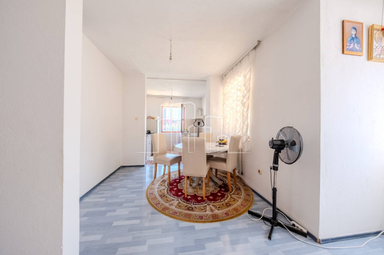 Prodaja trosoban stan Pale 80 m2 4
