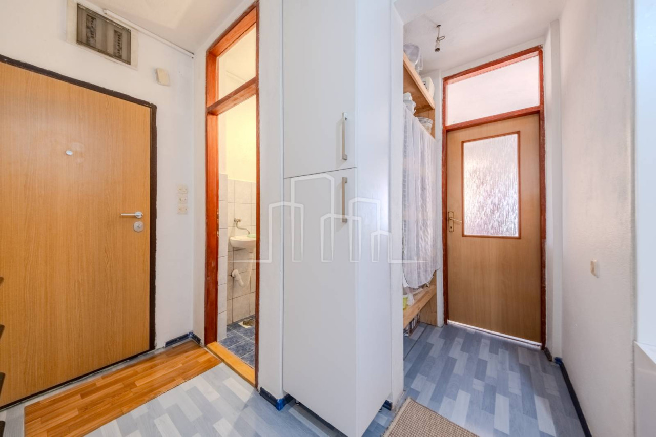 Prodaja trosoban stan Pale 80 m2 8