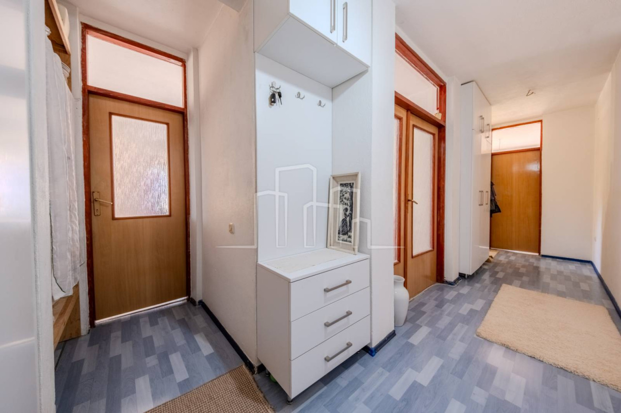 Prodaja trosoban stan Pale 80 m2 14