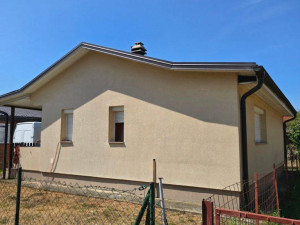 Useljiva kuća sa okućnicom u Budzaku photo 2