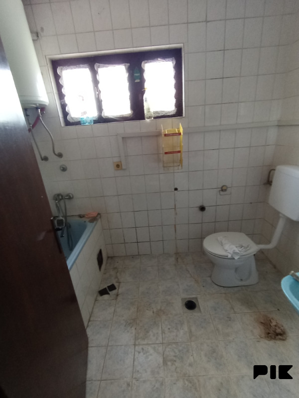 NA PRODAJU KUĆA U NASELJU ZALUŽANI 4