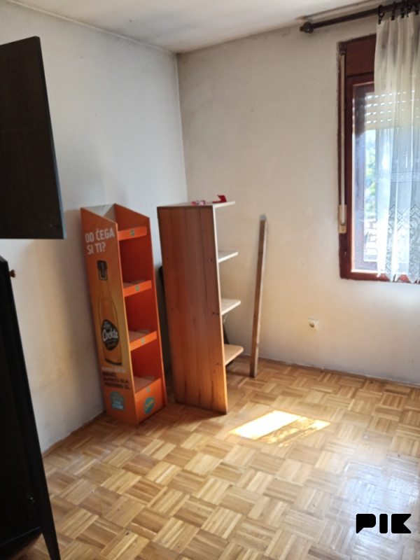 NA PRODAJU KUĆA U NASELJU ZALUŽANI 6
