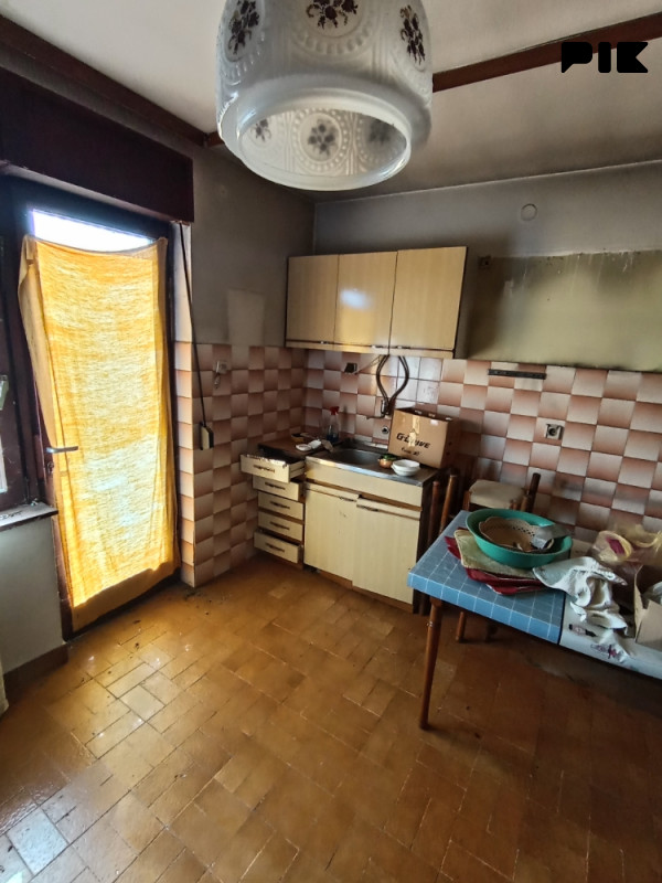 NA PRODAJU KUĆA U NASELJU ZALUŽANI 15