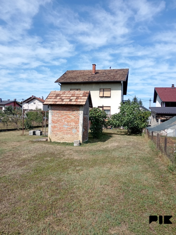 NA PRODAJU KUĆA U NASELJU ZALUŽANI 19