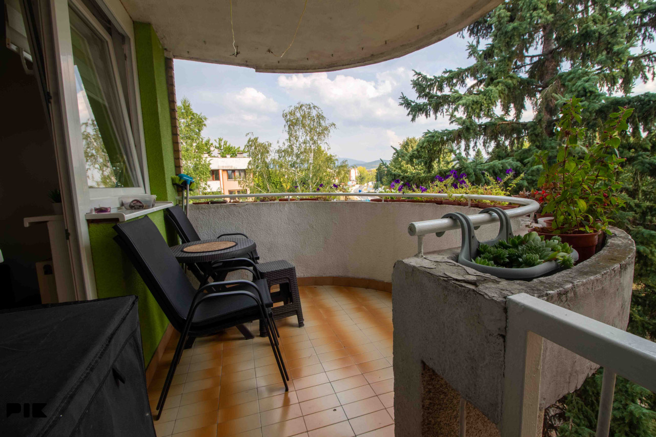 Dobrinja | Lijep trosoban stan | 65m2 6