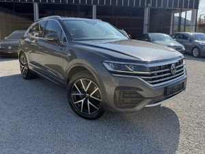 VW Touareg R Line 2022 god 3.0 TDI Panorama Led Virtual
