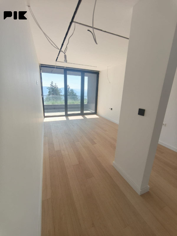 Biro HM/ Roof Gardens apartman
