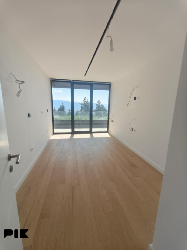 Biro HM/ Roof Gardens apartman 7