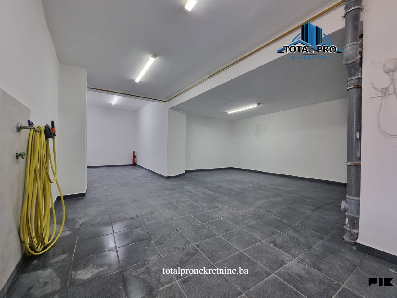TOTAL PRO / Kuća s poslovnim prostorom 390m2 / Marijin Dvor 22