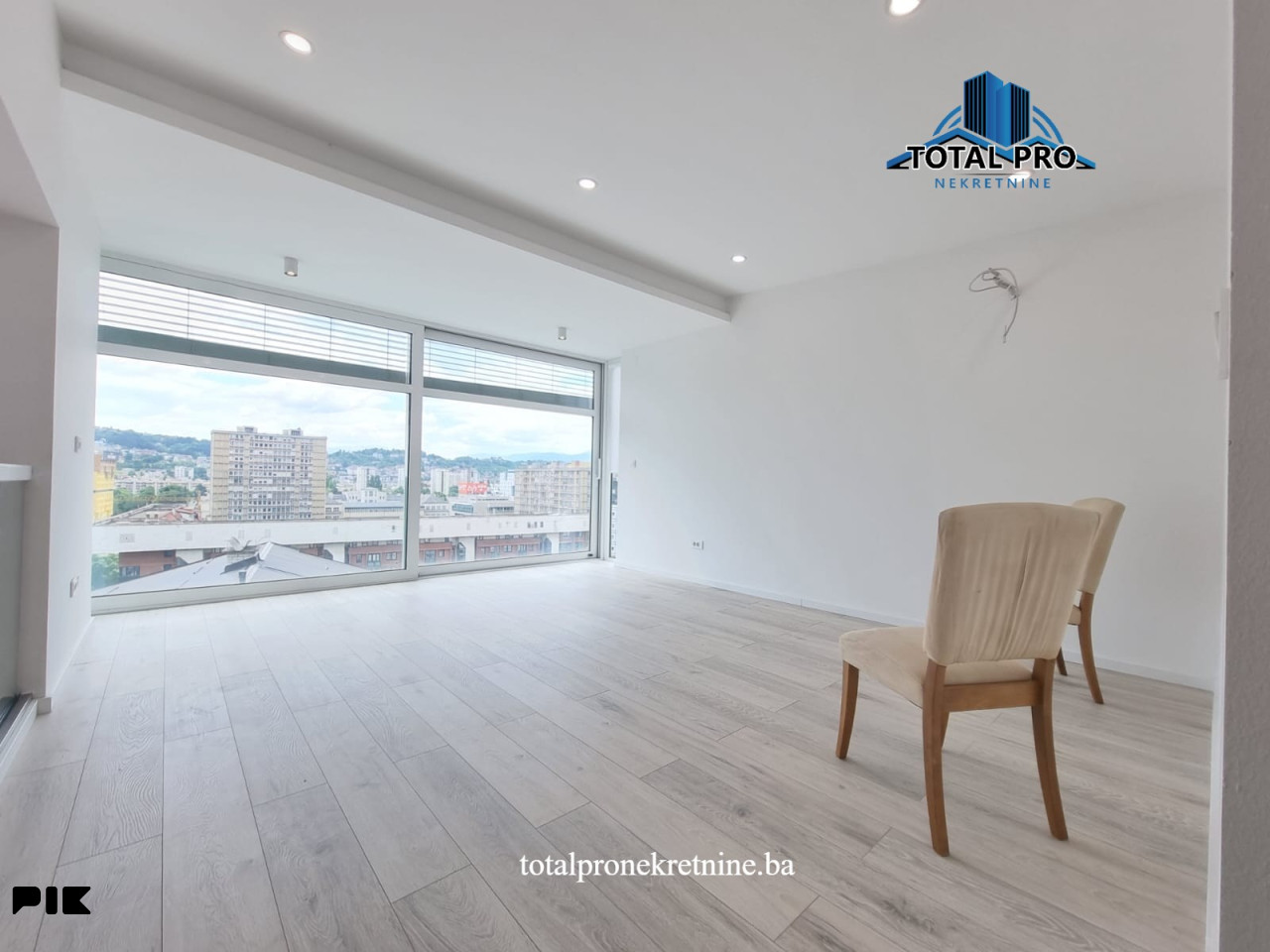 TOTAL PRO / Kuća s poslovnim prostorom 390m2 / Marijin Dvor 19