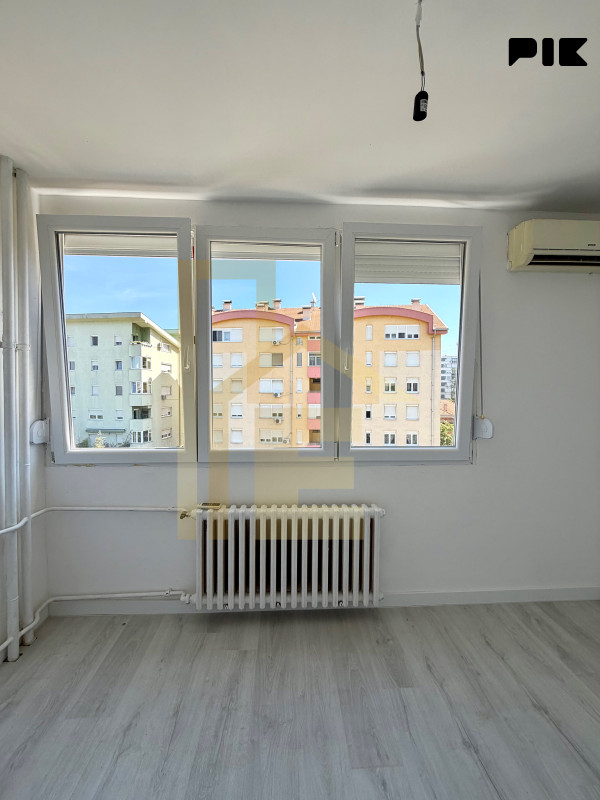 Na prodaju renoviran dvosoban stan, naselje Borik 9