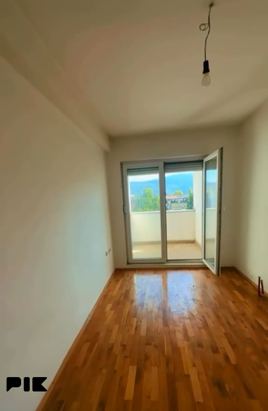 Trosoban stan u Lukavici 11