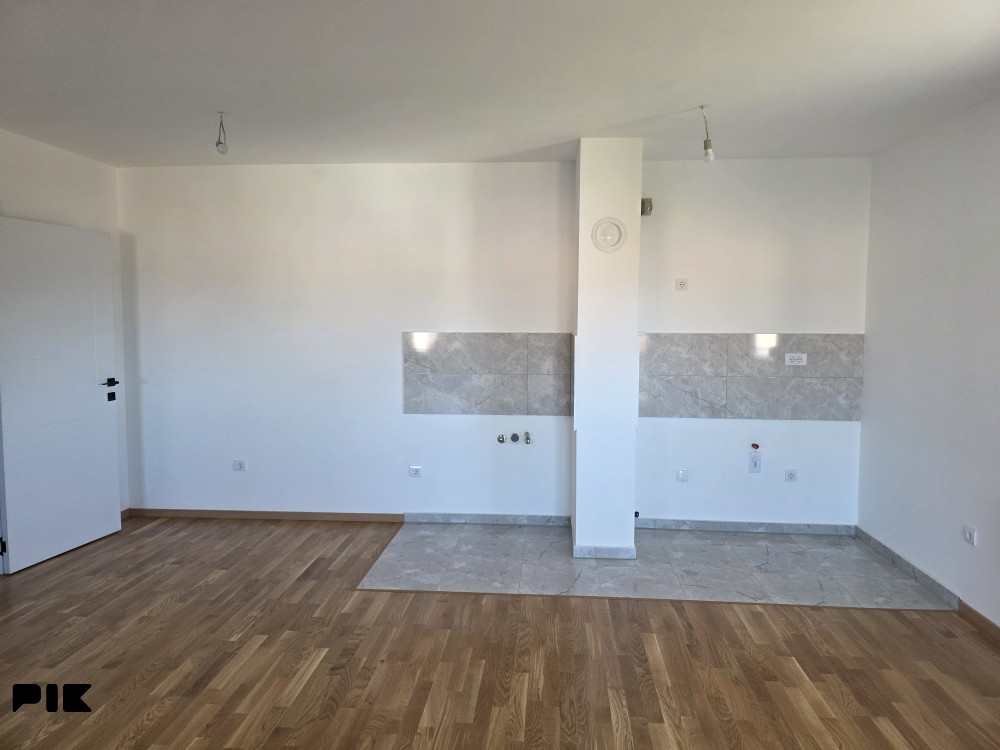 ***STAN SA GARAŽOM I OSTAVOM DERVENTA 66,32 m2*** 11