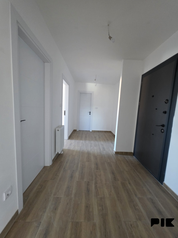 ***STAN SA GARAŽOM I OSTAVOM DERVENTA 66,32 m2*** 9