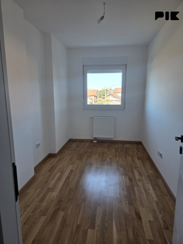 ***STAN SA GARAŽOM I OSTAVOM DERVENTA 66,32 m2*** 13