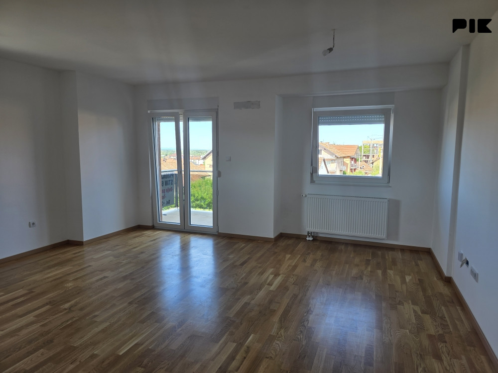 ***STAN SA GARAŽOM I OSTAVOM DERVENTA 66,32 m2*** 12