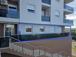 ***STAN SA DVIJE GARAŽE I OSTAVOM DERVENTA 66,32 m2*** photo 3