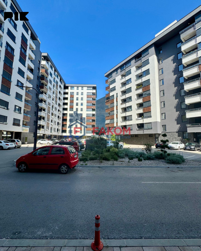 Iznajmljuje se namješten dvosoban stan u naselju Park 18