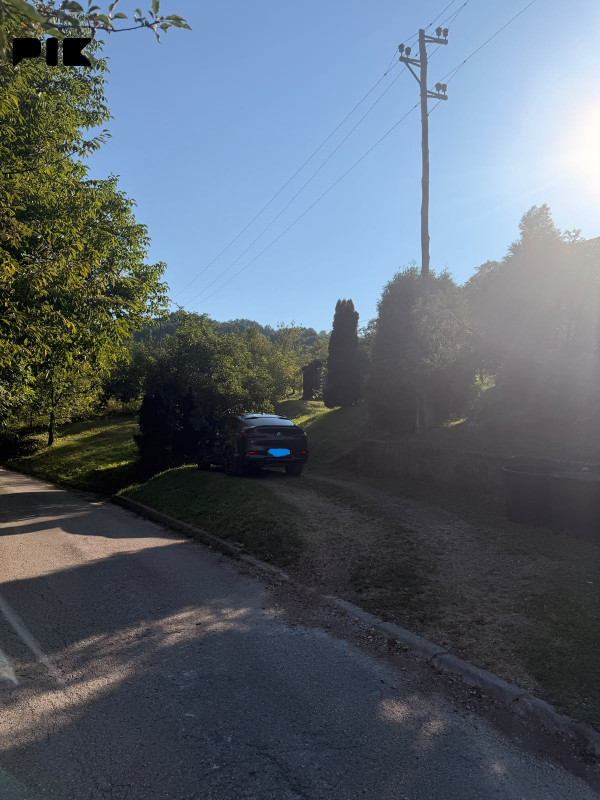Prodaje se porodična kuća sa velikim zemljištem Gornja Lipnica 4