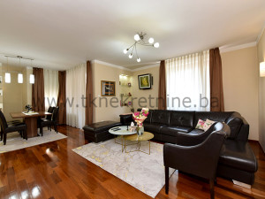 ZLOKOVAC - Zgrada \"MUREX\" - Luksuzan trosoban stan 97,50 m2