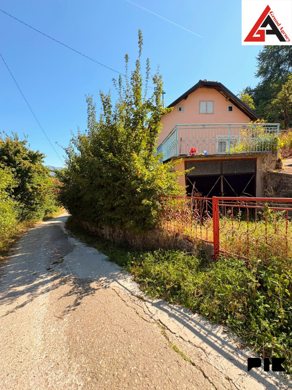 Kuća 76 m2 i 809 m2 okućnice - ZENICA 3