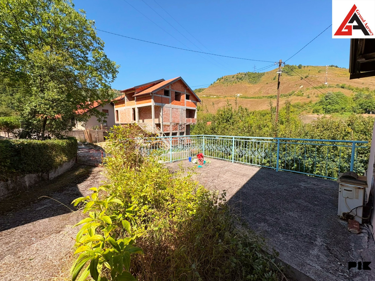 Kuća 76 m2 i 809 m2 okućnice - ZENICA 13