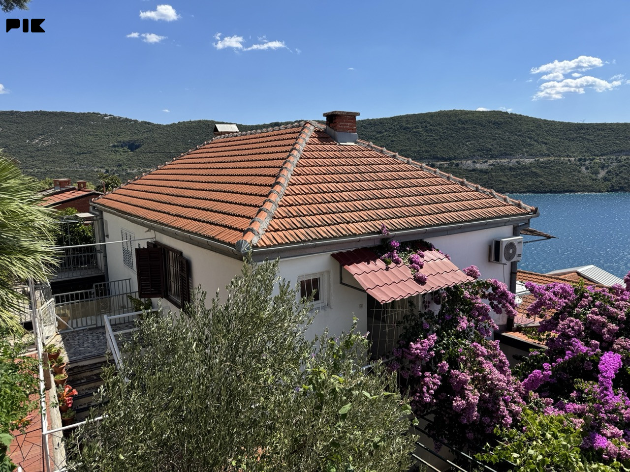 Stan Neum Apartman 46m2 + Bašta + 2 ljetne kuhinje + Parking