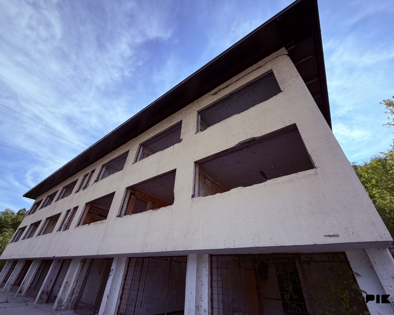 UNIKOD - Stambeno-poslovna zgrada TE Kakanj 1050 m2 24