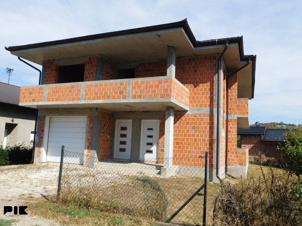 Kuća 225m2, placa 632m2 - Trn/Laktaši 2