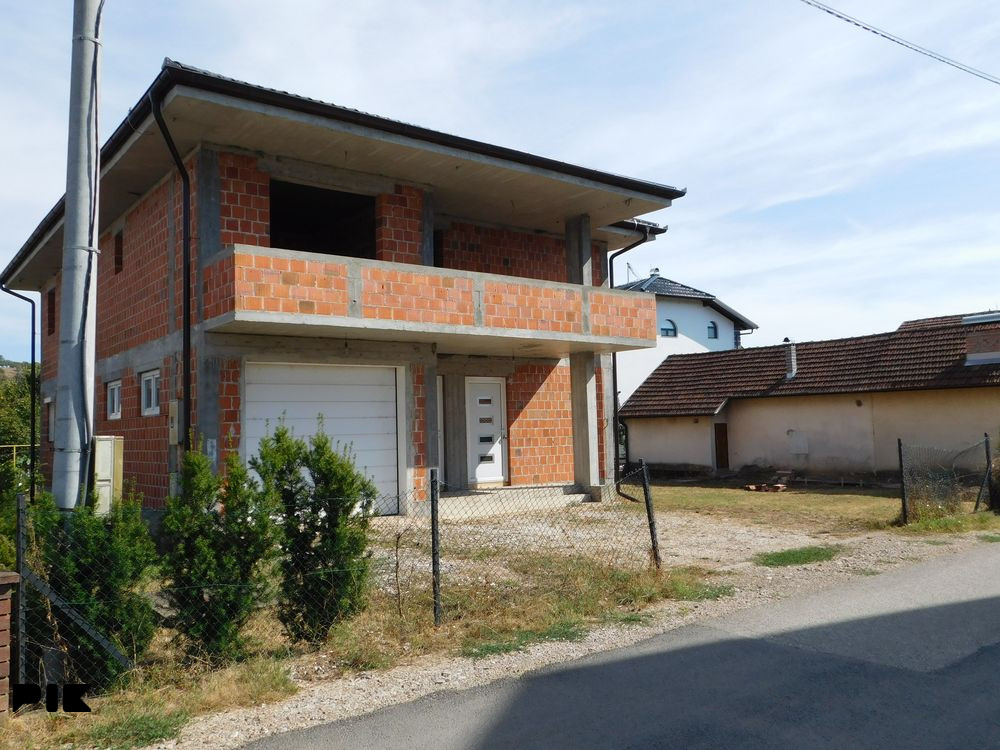 Kuća 225m2, placa 632m2 - Trn/Laktaši 3