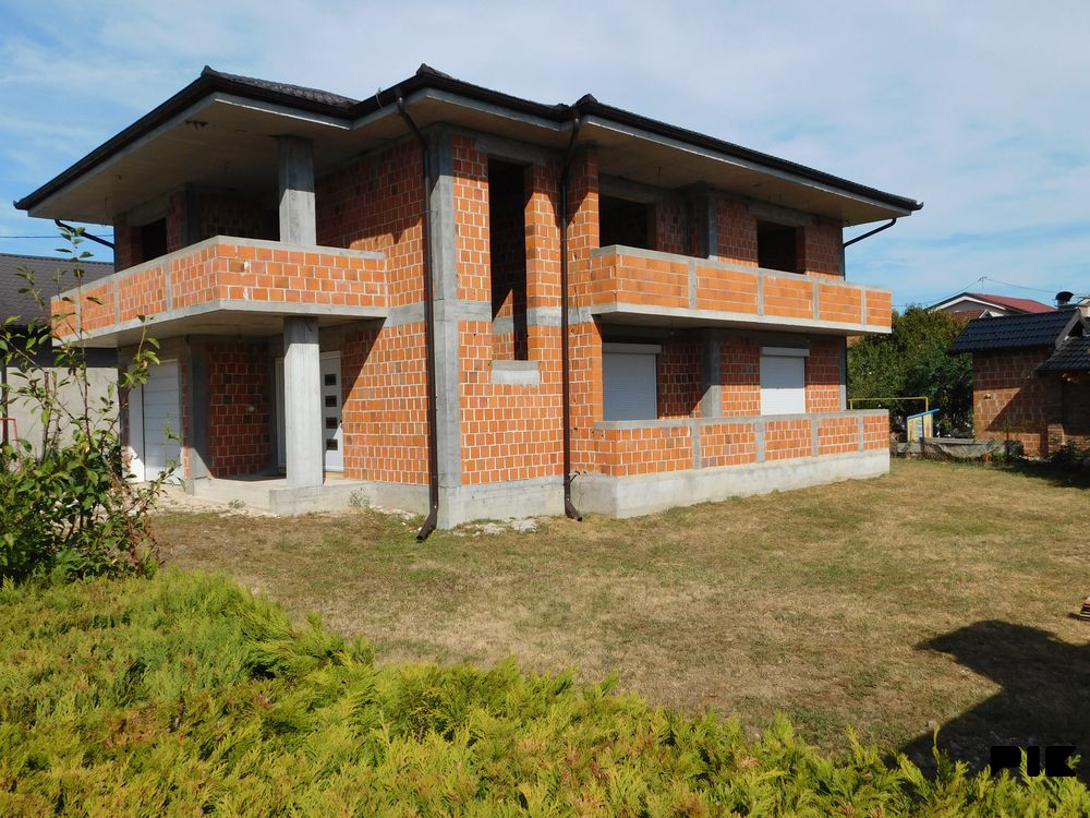 Kuća 225m2, placa 632m2 - Trn/Laktaši 4