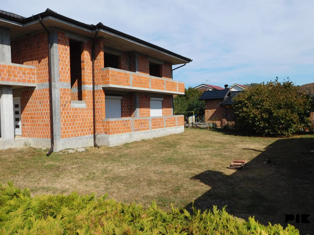 Kuća 225m2, placa 632m2 - Trn/Laktaši 5