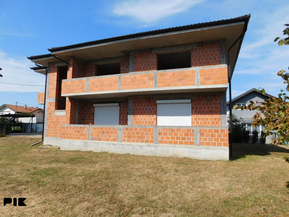 Kuća 225m2, placa 632m2 - Trn/Laktaši 6