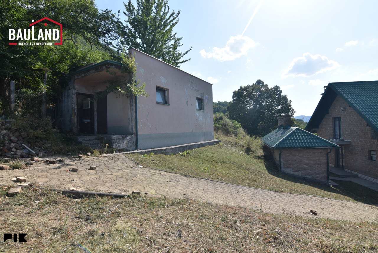 Zemljište sa stambenim i privrednim objektom / Blažuj, Ilidža 3