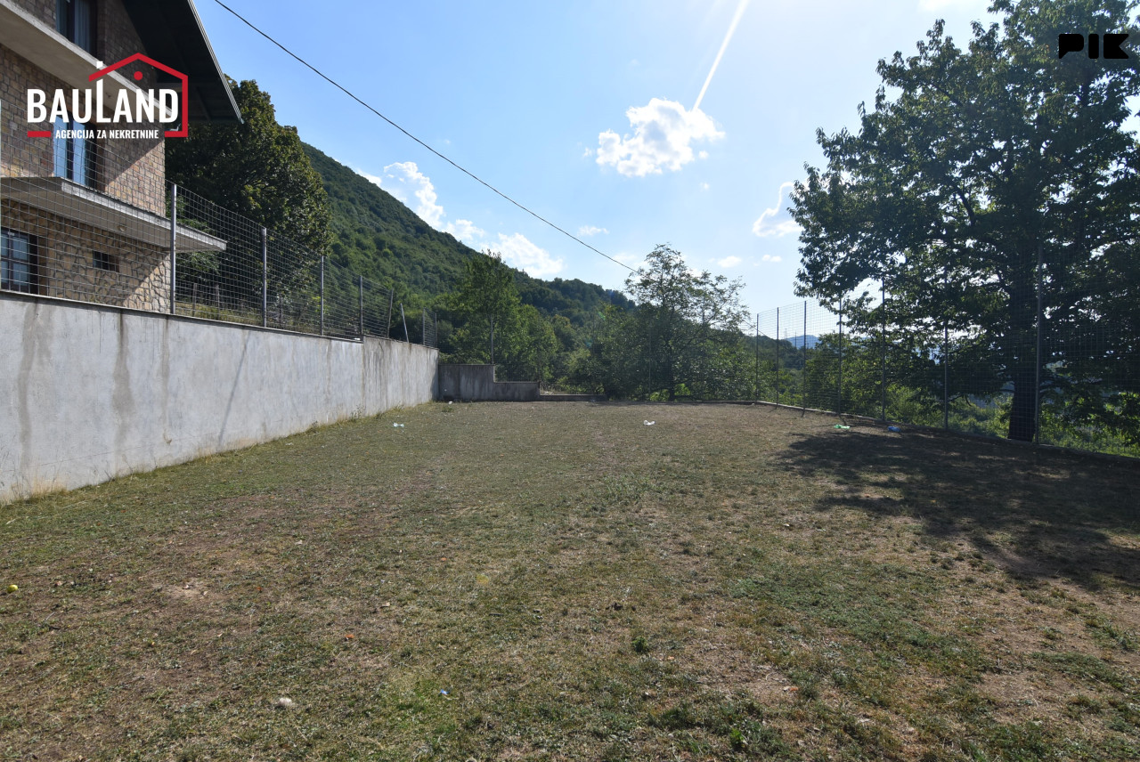 Zemljište sa stambenim i privrednim objektom / Blažuj, Ilidža 6