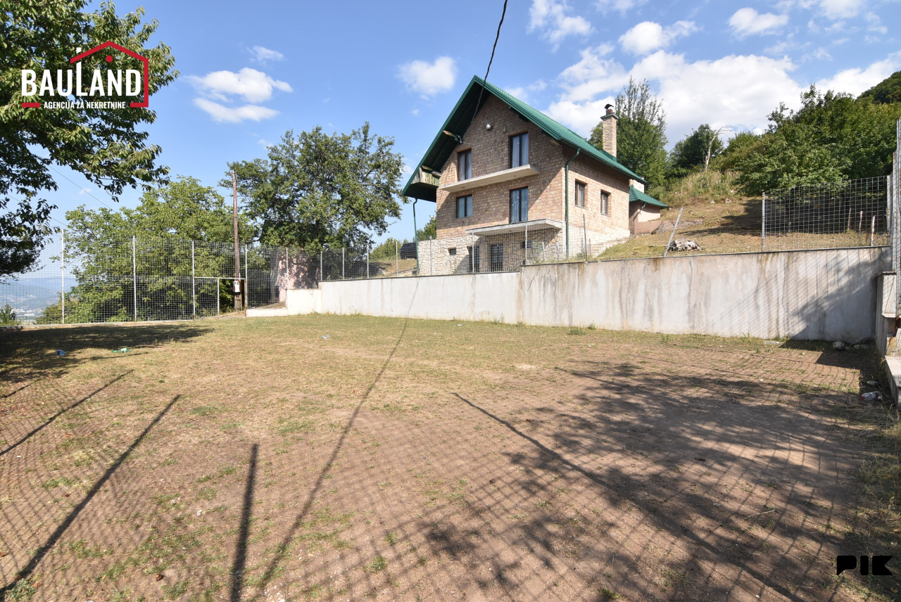 Zemljište sa stambenim i privrednim objektom / Blažuj, Ilidža 8