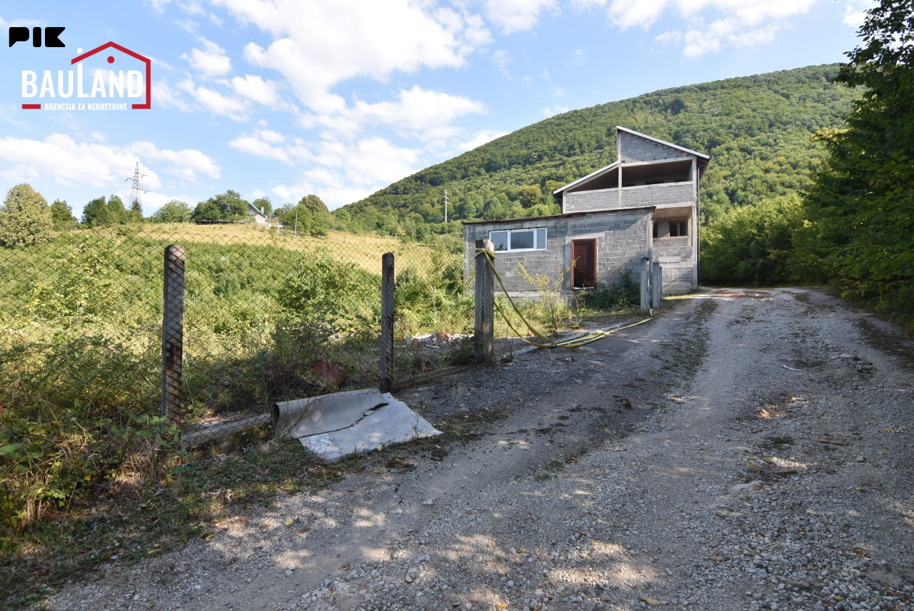 Zemljište sa stambenim i privrednim objektom / Blažuj, Ilidža 23