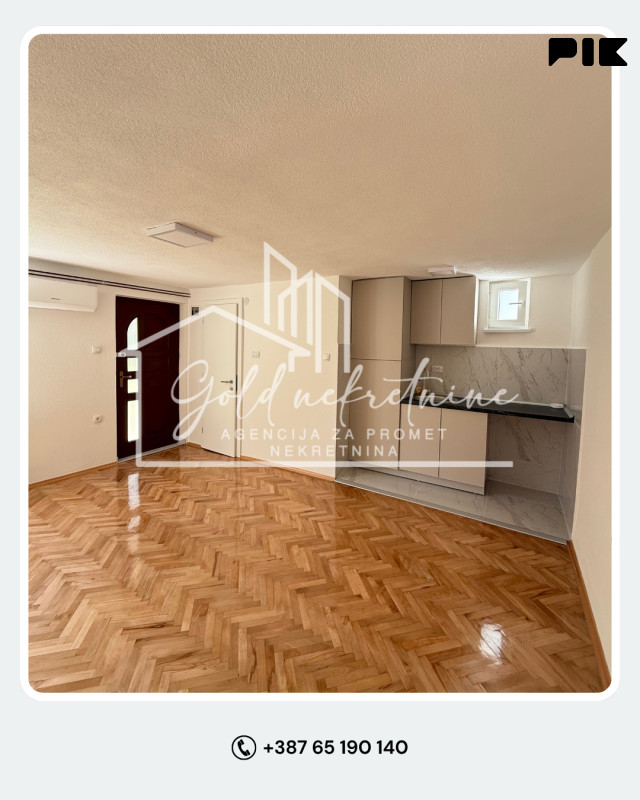 Iznajmljujemo poslovni prostor 20m2 u centru grada 4