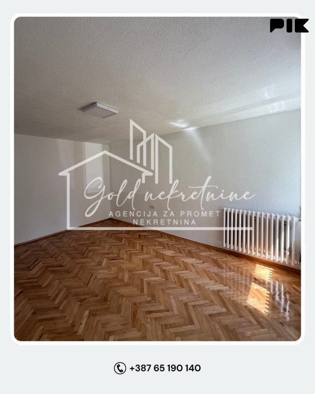 Iznajmljujemo poslovni prostor 20m2 u centru grada 8