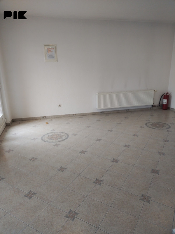 Poslovni prostor Bihać 7