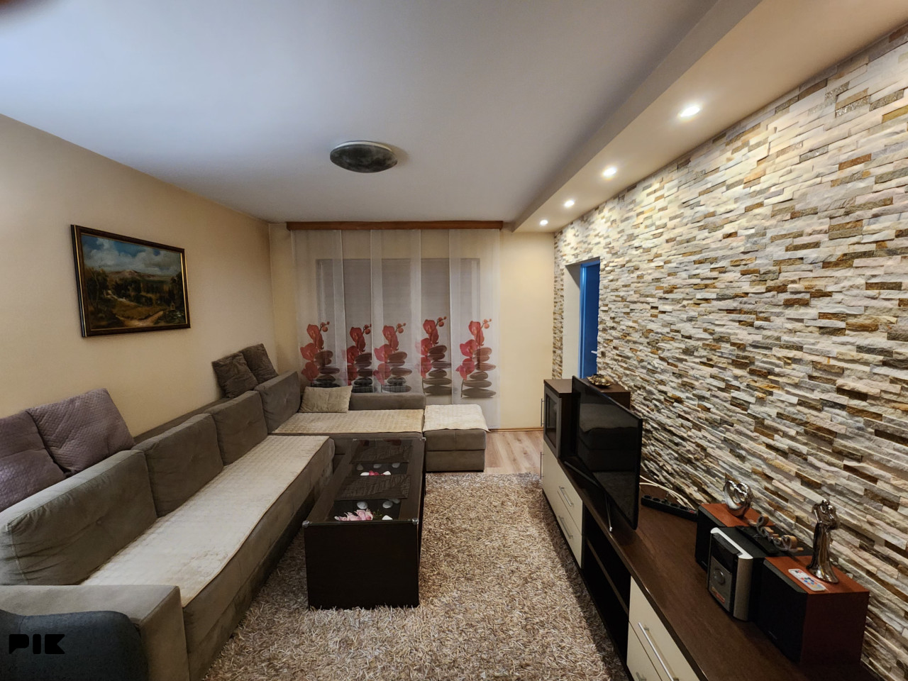 Sarajevo - Velešići, Stan 61 m2 + zatvoreni balkon 7