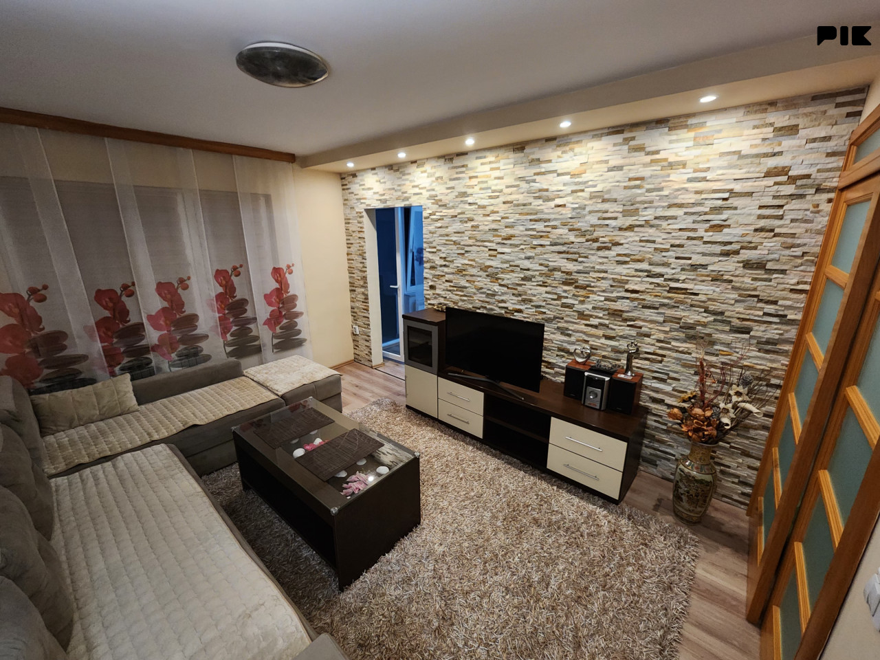 Sarajevo - Velešići, Stan 61 m2 + zatvoreni balkon 8