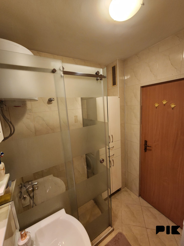Sarajevo - Velešići, Stan 61 m2 + zatvoreni balkon 15