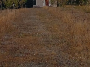 House in Nevesinje plus 15 darams of land photo 2