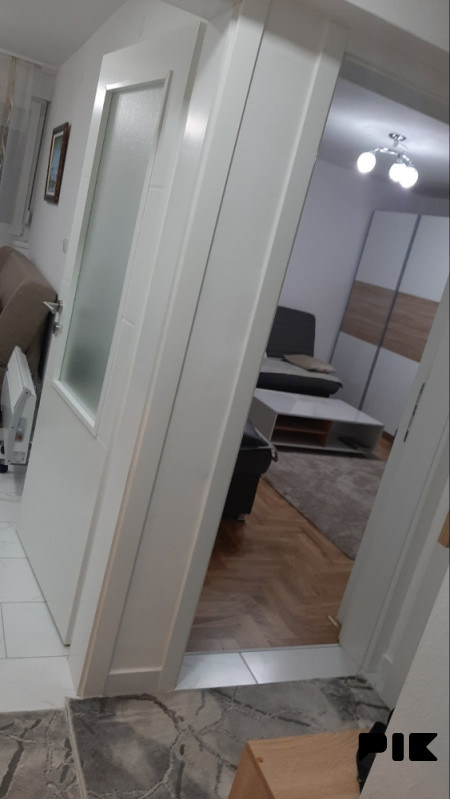 Stan 36m2 , Višnjik, Koševo kod Medicinskog fakulteta 8