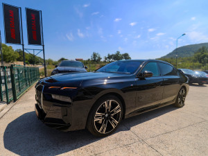 BMW 740d xDrive M-Sport THEATRE SCREEN LUFT ICONIC SKY LOUNGE