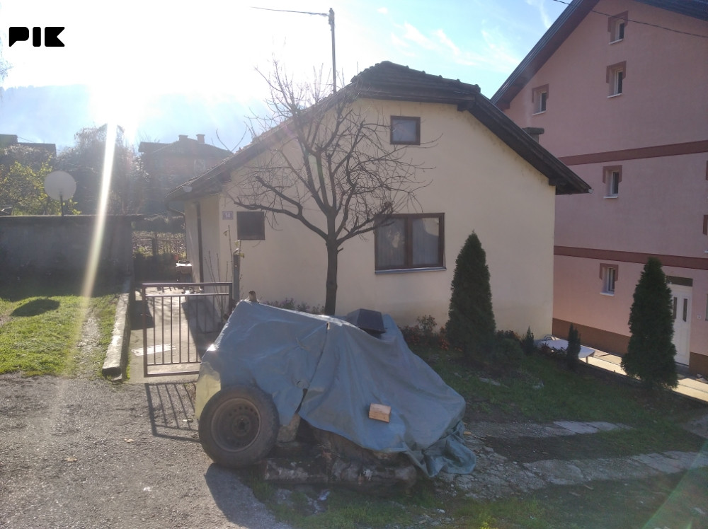 Građevinski plac sa kućom u Foči, Donje polje 4