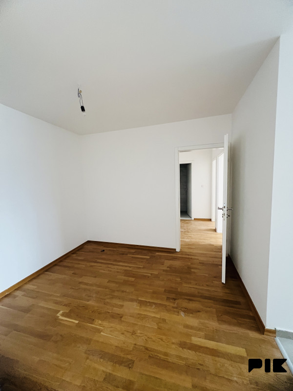 Stan Istočno Sarajevo 69m2 8