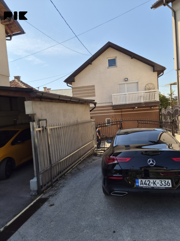 Luksuzna nova kuća na dan | Novi Grad